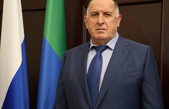 Абдулмуслим Абдулмуслимов поздравил дагестанцев с Днем молодежи