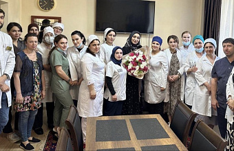 Профсоюз здравоохранения РД оказал помощь 28 семьям профактивистов ко Дню знаний