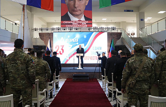 Абдулмуслим Абдулмуслимов в преддверии Дня защитника Отечества вручил государственные награды