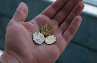 Около половины дагестанцев признались, что им не хватает их зарплаты