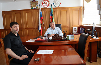Глава Гергебильского района провел рабочую встречу с представителем Минюста РД