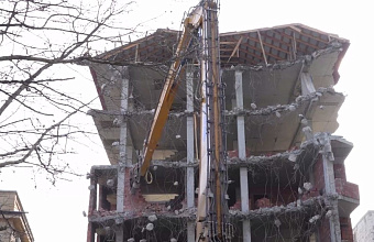 В Дагестане приступили к сносу незаконно построенных многоэтажек