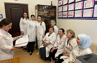 В медучреждении Махачкалы обучают пациентов раннему выявлению эндокринной патологии