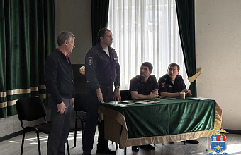 Урок безопасности для школьников провели транспортные полицейские в Махачкале