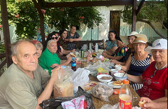 В Каспийске для граждан пожилого возраста и инвалидов организовали поездку на базу отдыха