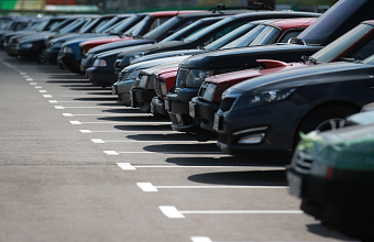 В ОП предложили выделять на парковках места для многодетных специальным знаком