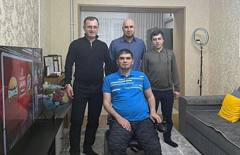 Депутаты парламента Дагестана в Махачкале навестили участника СВО