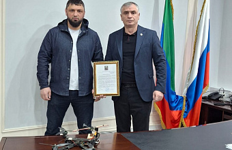 Глава Тляратинского района встретился с участником СВО