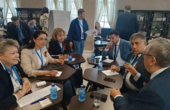 Нариман Асваров принял участие во Всероссийском совещании по вопросам управления в сфере образования