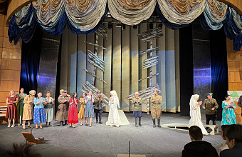 В Русском театре студенты Автомобильно-дорожного колледжа посмотрели спектакль «Амет-Хан Султан»