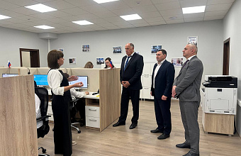 Абдулмуслим Абдулмуслимов посетил военно-социальный центр по поддержке участников СВО в Липецке 