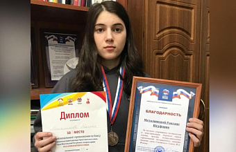 Воспитанница Детского дома №7 Избербаша завоевала бронзу на межрегиональных соревнованиях по боксу