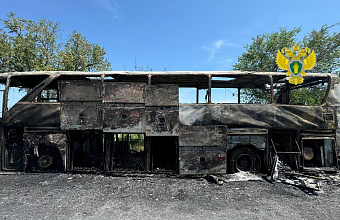 Пассажирский микроавтобус загорелся в Дагестане