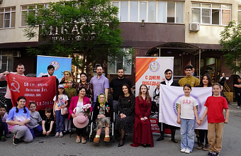 Коллектив ДГТУ поздравил ветерана войны Валентину Оверину с Днем Победы