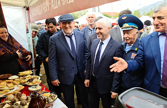 Заур Аскендеров поблагодарил жителей района за их значительный вклад в развитие и процветание региона