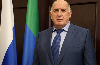 Абдулмуслим Абдулмуслимов поздравил сотрудников органов внутренних дел с профессиональным праздником