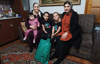 Специалист Социально-реабилитационного центра в Хасавюртовском районе посетила семью участника СВО