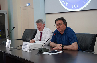 В ДГУ поздравили Акая Муртазаева с присвоением звания академика РАН