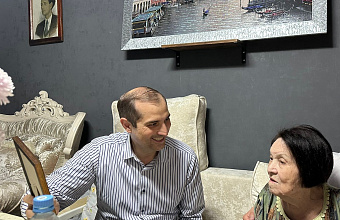 Заур Амиралиев посетил ветерана Великой Отечественной войны Валентину Оверину