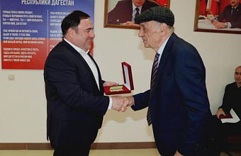 Заслуженный экономист Дагестана Абдурагим Магидов награжден орденом «За заслуги перед Республикой Дагестан»