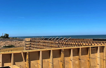 На новой набережной в Дербенте на треть возведена подпорная стена