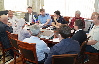 Вопросы безопасности в работе АЗС и СТО обсудили в Хасавюртовском районе