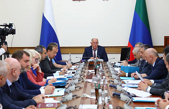 Сохранение традиционных духовно-нравственных ценностей обсудили в Правительстве Дагестана