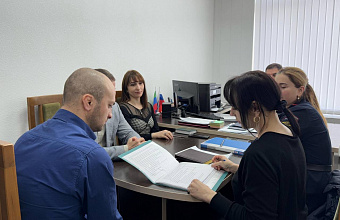 В Южно-Сухокумске прошла выездная проверка школ по противодействию распространению радикализма