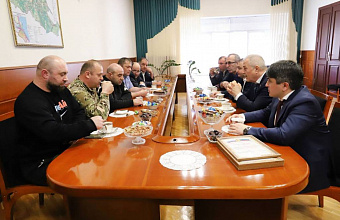 Глава Табасаранского района встретился с участниками СВО