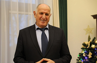 Абдулмуслим Абдулмуслимов поздравил жителей Дагестана с Новым годом