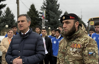 День Героев Отечества в Сулейман-Стальском районе: более 130 гуманитарных посылок отправлено в поддержку бойцов СВО