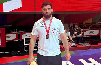 Дагестанец стал призером Чемпионата мира по борьбе на поясах