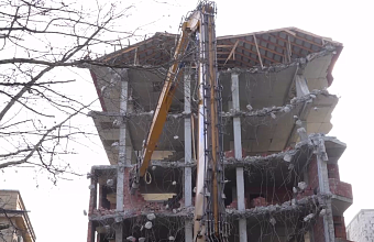 Мэр Махачкалы заявил о планах продолжить снос незаконных многоэтажек