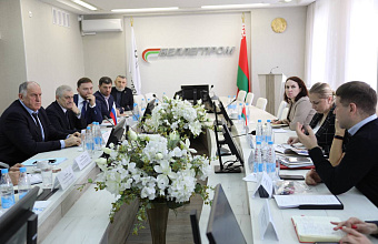 Абдулмуслим Абдулмуслимов встретился с директором Витебской ковровой фабрики