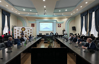 Фундаментальные и прикладные проблемы математики и информатики обсудили в ДГУ