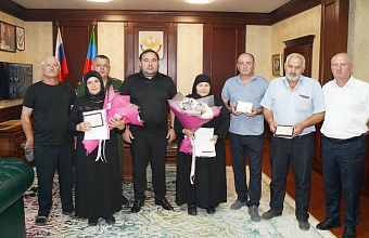 Семьям погибших участников СВО в Хасавюртовском районе передали госнаграды