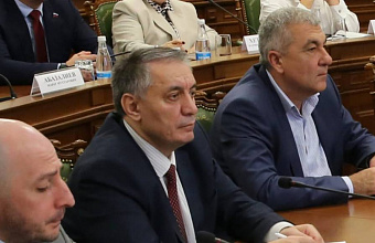 Абдурахман Махмудов обсудил соцподдержку ветеранов СВО на межрегиональном семинаре в Нальчике