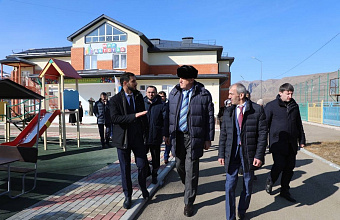 Абдулмуслим Абдулмуслимов проверил состояние нового детсада в селе Бургимакмахи Акушинского района