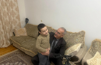 Вице-премьер РД Нариман Абдулмуталибов исполнил желания двоих мечтателей в рамках акции «Ёлка желаний»