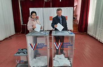 Коллектив Центра культуры народов России в Кизляре принял участие в выборах Президента РФ