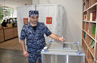 В Дагестане росгвардейцы принимают участие в Едином дне голосования