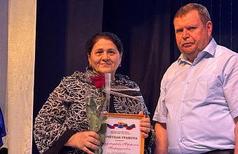 Семь учителей Кизляра удостоены награды «Почетный работник сферы образования Российской Федерации»