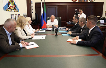 Абдулмуслим Абдулмуслимов встретился с участниками программы «Время героев»