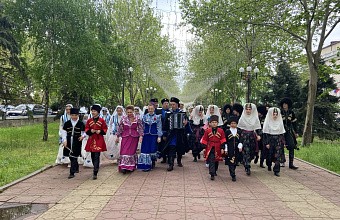 Участники Фестиваля народного творчества «Мир традиций – мир России» выступили в парках Махачкалы