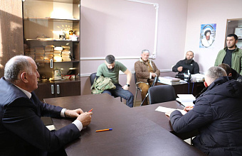 Абдулмуслим Абдулмуслимов провёл прием граждан для участников СВО в Казбековском районе Дагестана