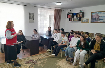 В Избербаше специалисты Красного Креста научили воспитанников детского дома оказывать первую помощь