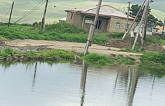 В селе Карбачимахи Дахадаевского района восстановили дорожное покрытие и очистили местный водоем