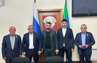 Глава Минстроя РД наградил в Избербаше лучших сотрудников сферы ЖКХ города