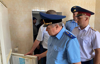 Виктор Эпп посетил с проверкой колонию-поселение в Кизилюрте