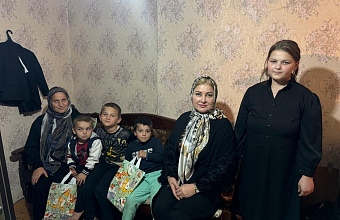 Социальные работники Минтруда РД посетили семью участника СВО